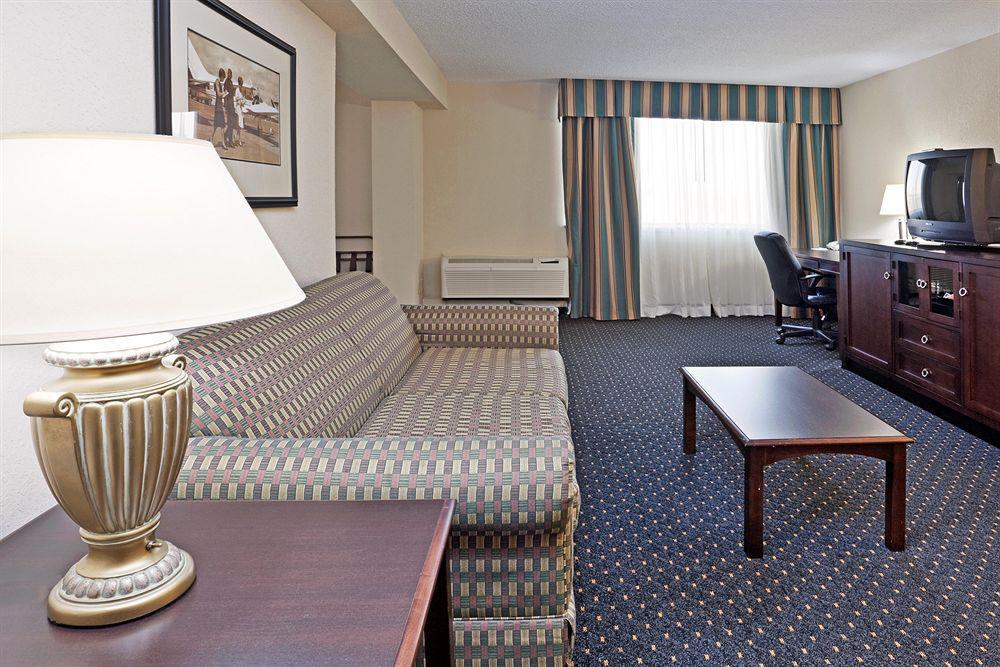 Doubletree By Hilton Winston Salem - University, Nc Bilik gambar