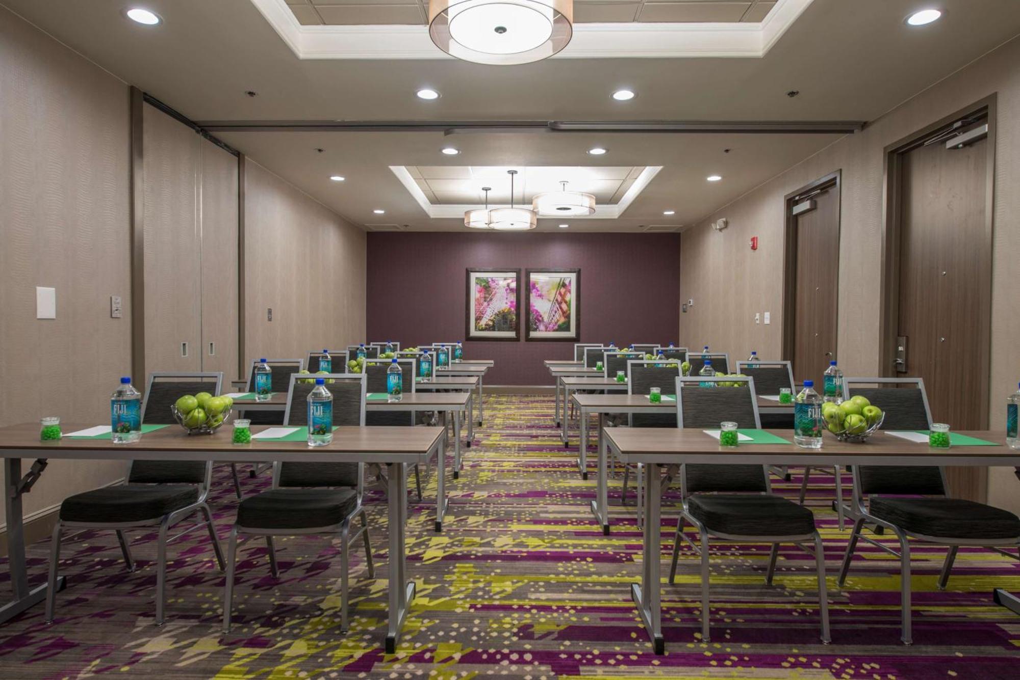 Doubletree By Hilton Winston Salem - University, Nc Luaran gambar