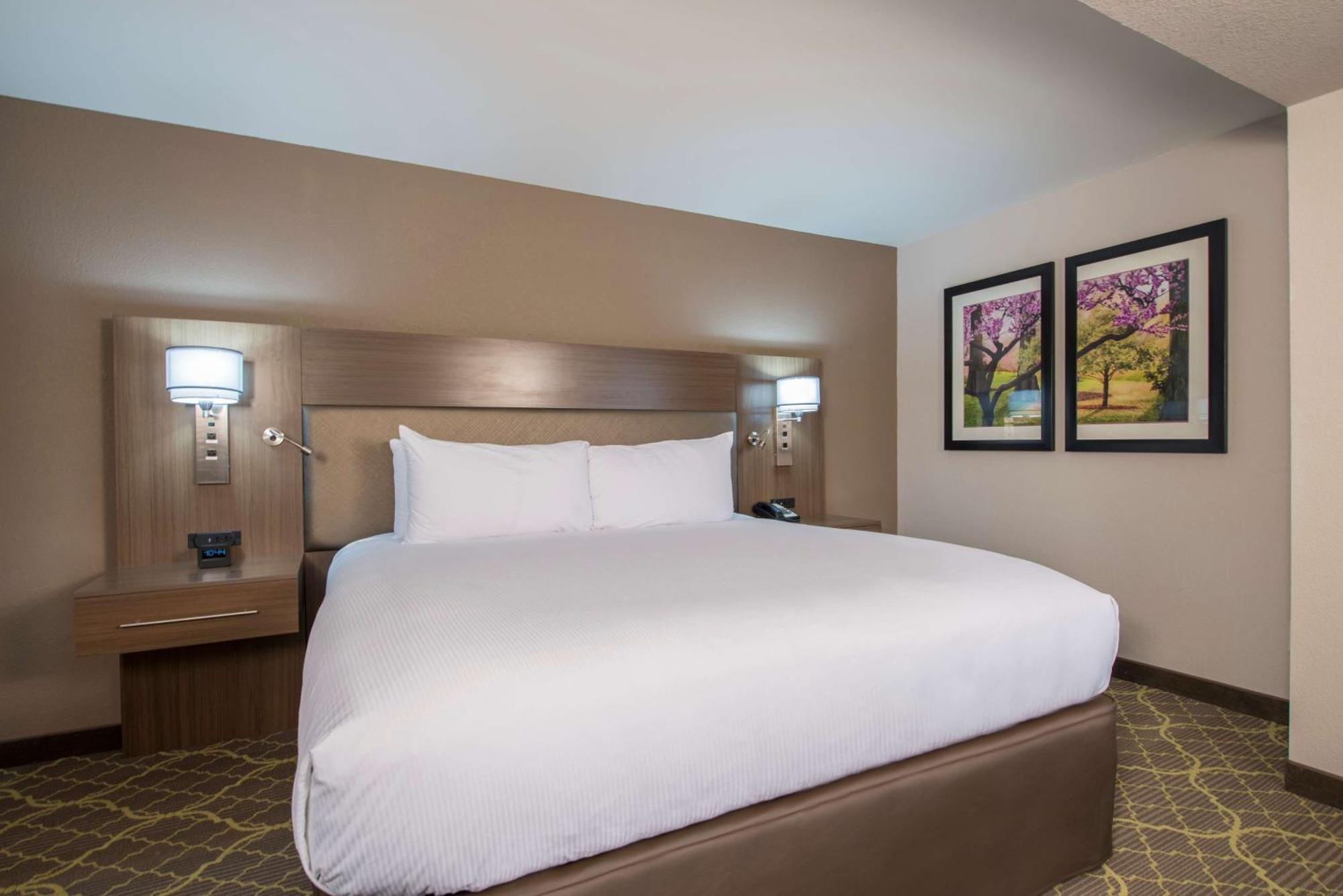 Doubletree By Hilton Winston Salem - University, Nc Luaran gambar
