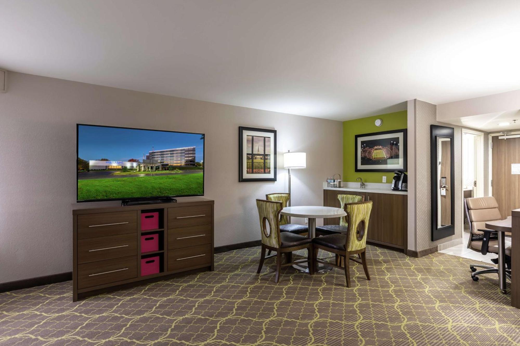 Doubletree By Hilton Winston Salem - University, Nc Luaran gambar