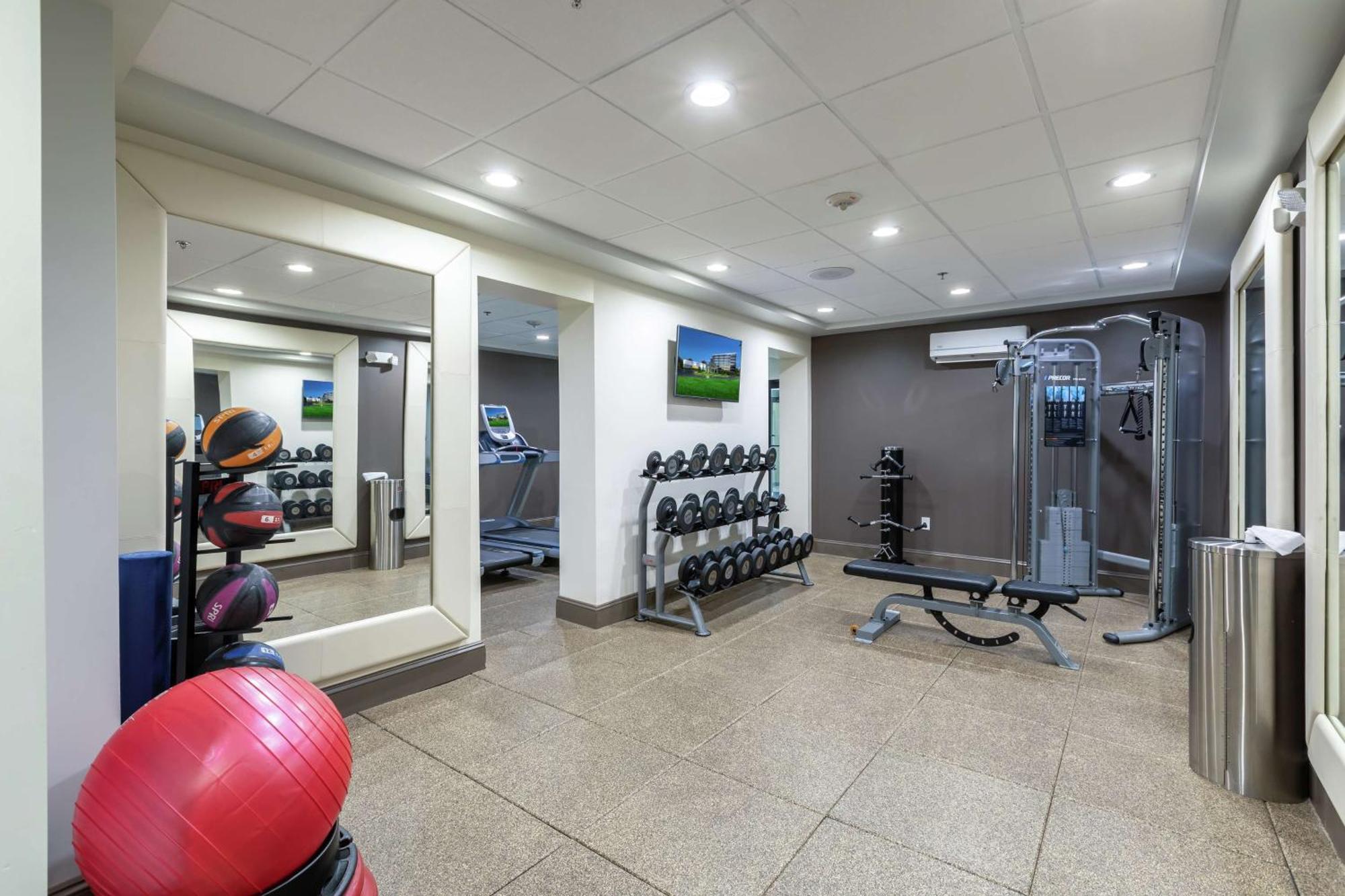 Doubletree By Hilton Winston Salem - University, Nc Luaran gambar