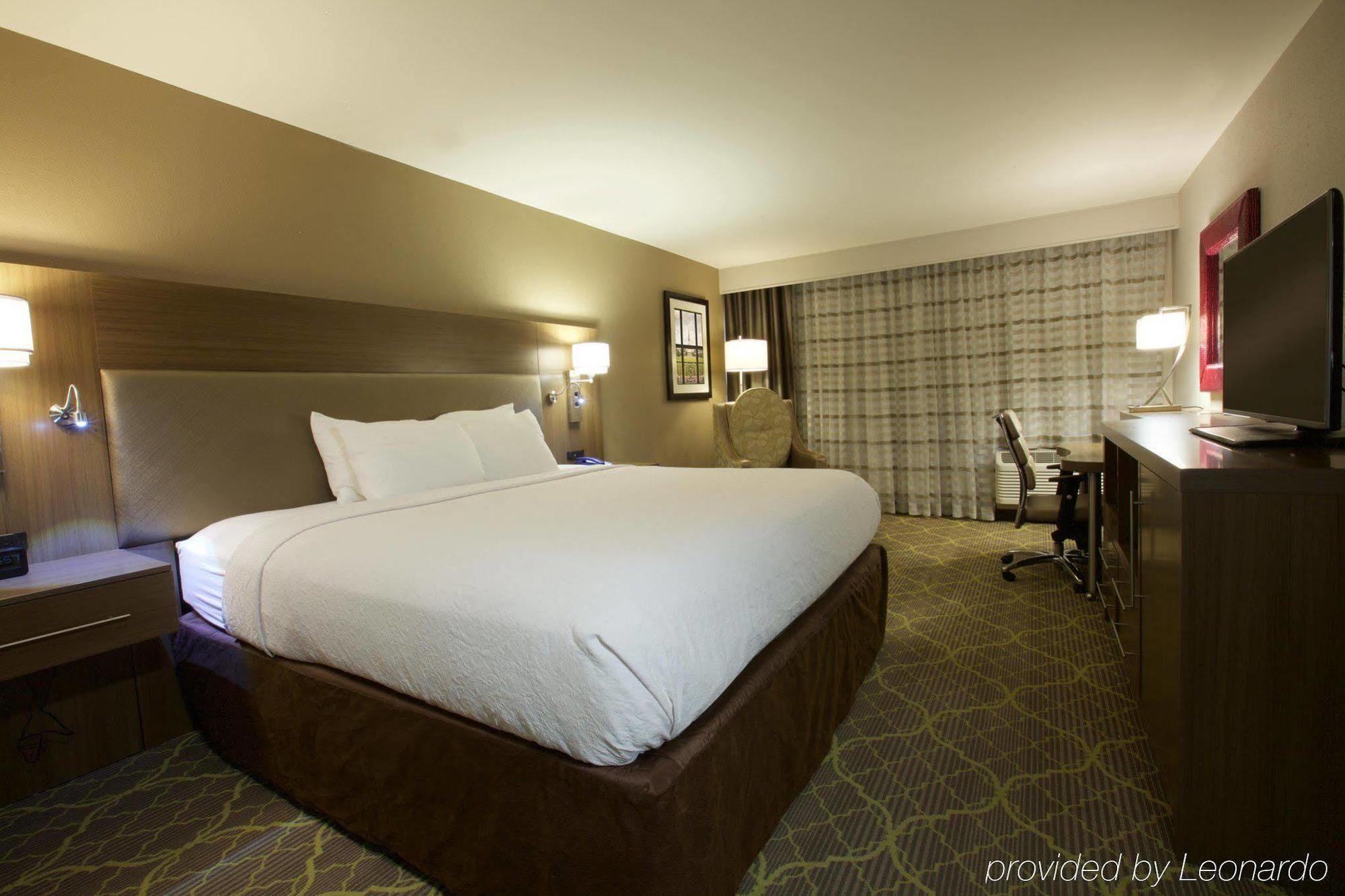 Doubletree By Hilton Winston Salem - University, Nc Luaran gambar