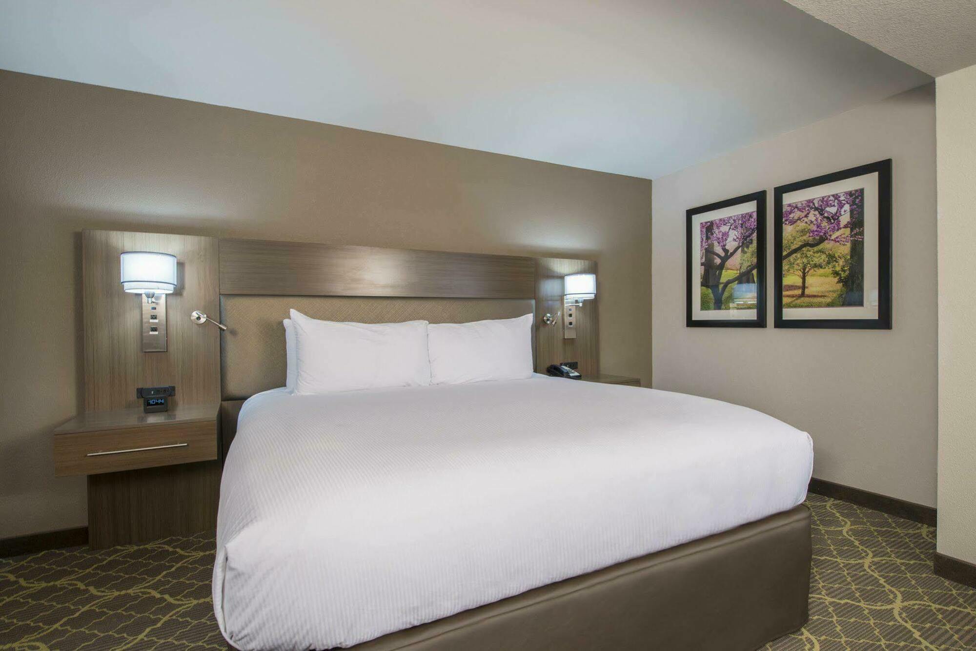 Doubletree By Hilton Winston Salem - University, Nc Luaran gambar